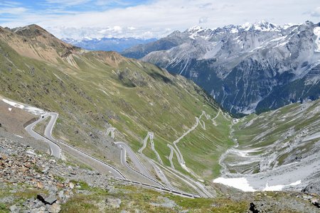 Wie Sie Ihr Auto für Alpenfahrten vorbereiten