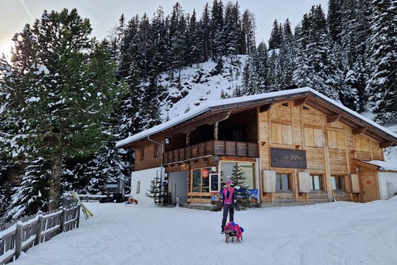 Rodelspaß und Hüttenzauber in Tirol
