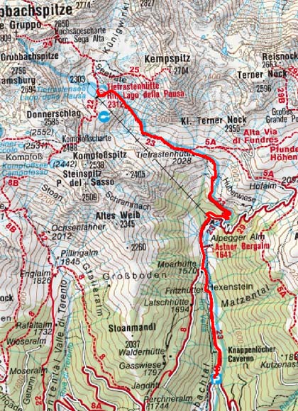 Tiefrastenhütte (2308 m) aus dem Winnebachtal Tiefrastenhütte (2308 m) aus dem Winnebachtal