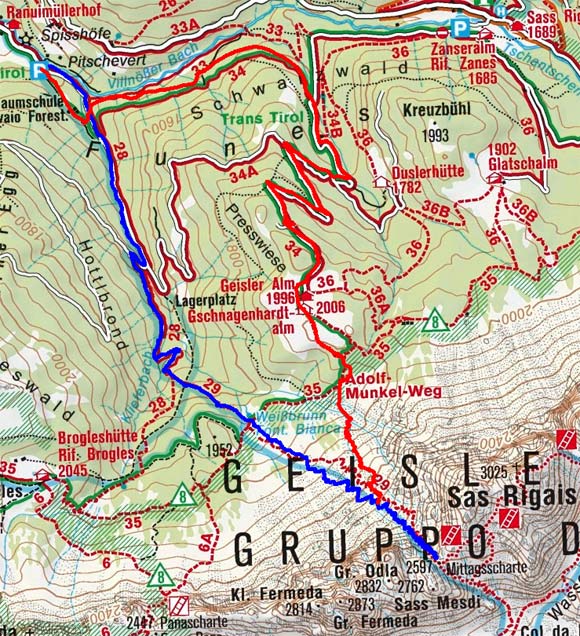 Mittagsscharte (2597 m) aus dem Villnöss Tal Mittagsscharte (2597 m) aus dem Villnöss Tal